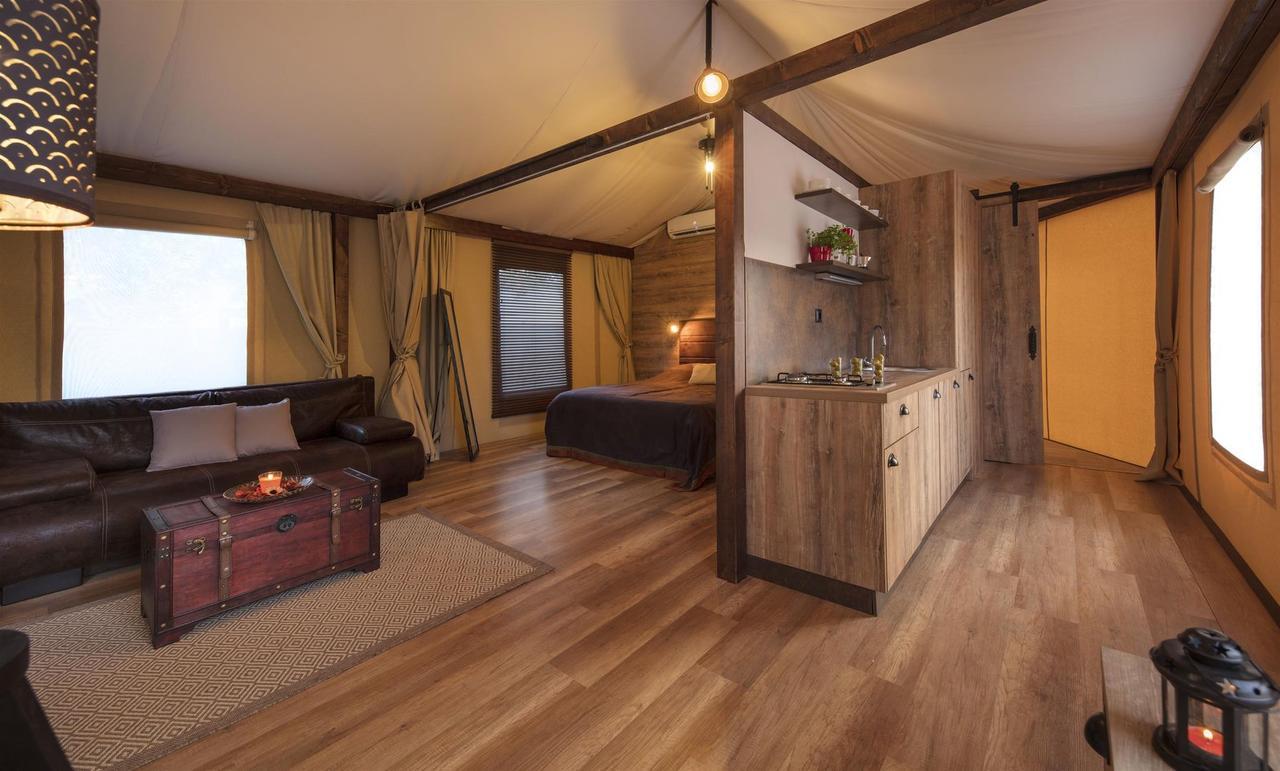 Glamping Tents Mediteran Kamp Phalaris Новалья Экстерьер фото